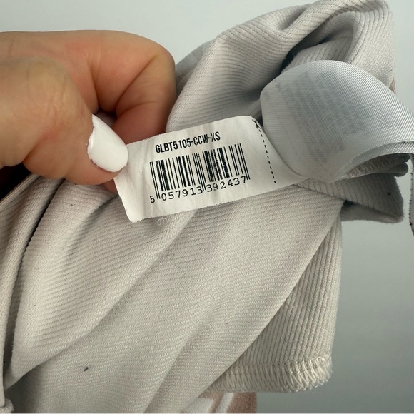 Gymshark Women’s XS Rest Day Joggers – Chalk White - Picture 7 of 9